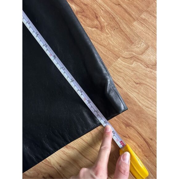 Valerie Steven’s black leather skirt size 6 - Picture 5 of 6